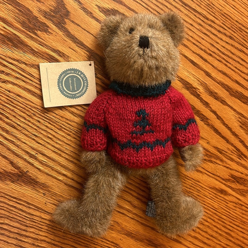 Vintage JB Bean Boyds Bear wearing Red Sweater w/ Green Christmas Tree
